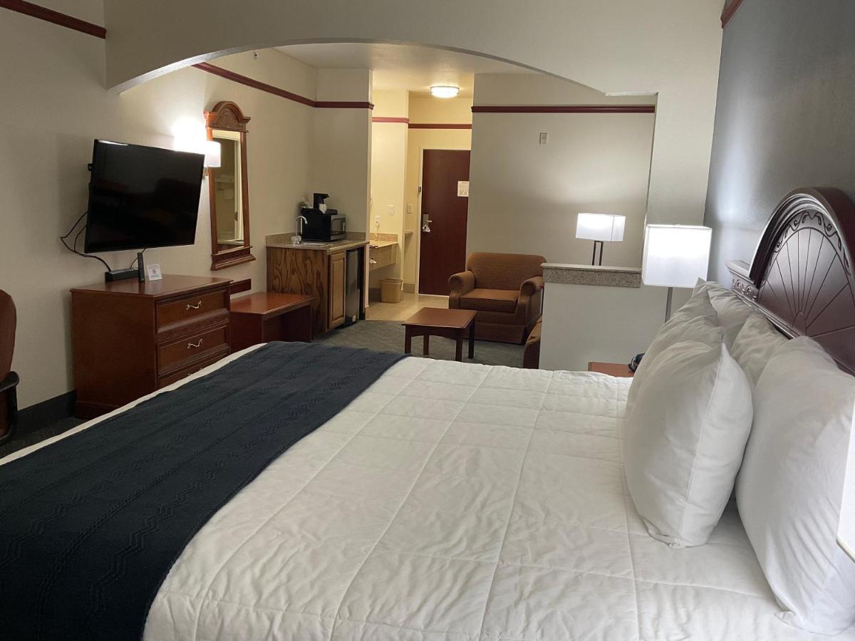 Budget Host Inn And Suites Cameron Екстериор снимка