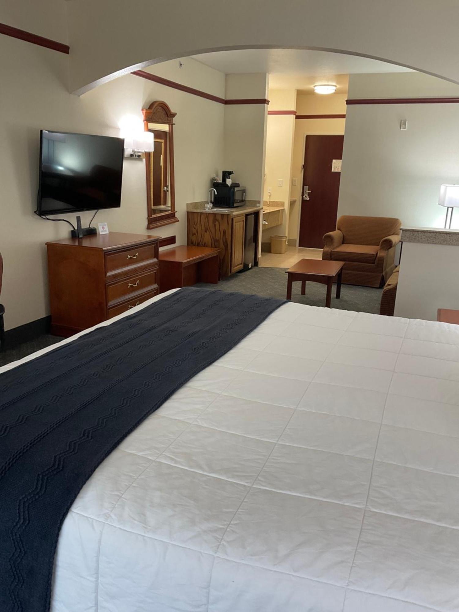 Budget Host Inn And Suites Cameron Екстериор снимка